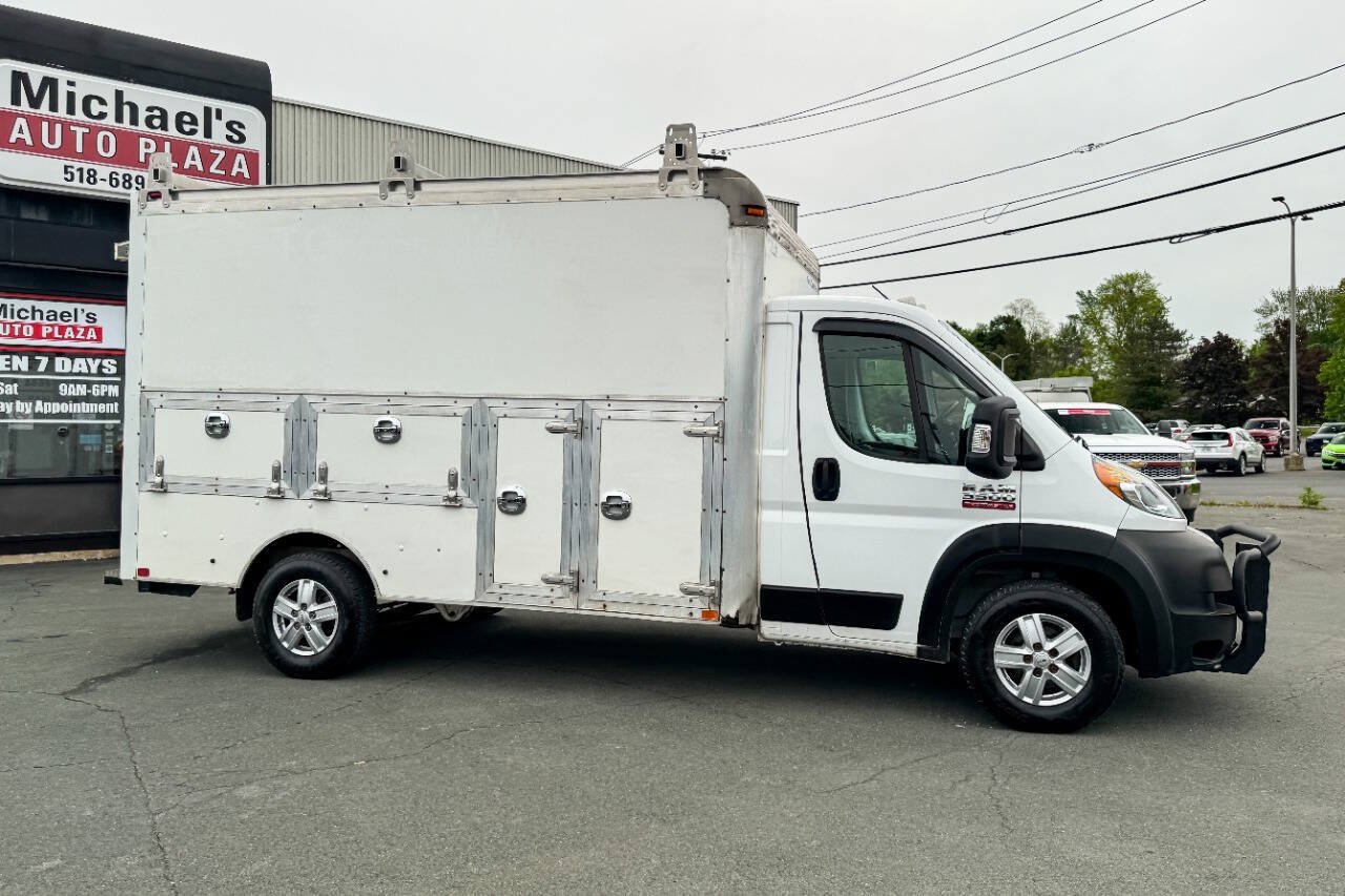 Used 2019 RAM ProMaster 3500 w/ Premium Appearance Group FWD image 2