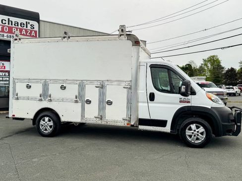Used 2019 RAM ProMaster 3500 w/ Premium Appearance Group FWD image 2