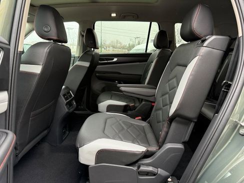 New 2026 Volkswagen Atlas Peak Edition image 17