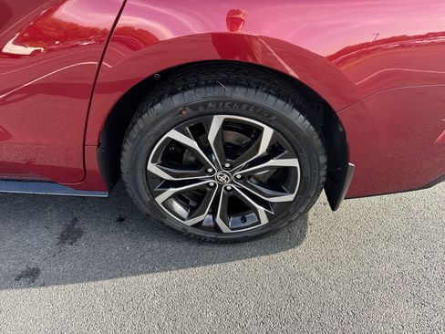 New 2025 Toyota Sienna Platinum image 13