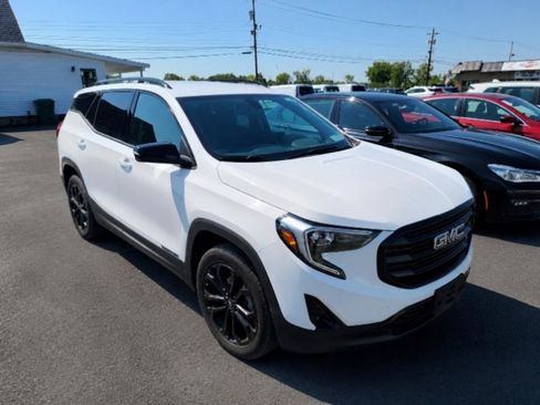 Used 2019 GMC Terrain SLT w/ Preferred Package AWD/4WD image 3