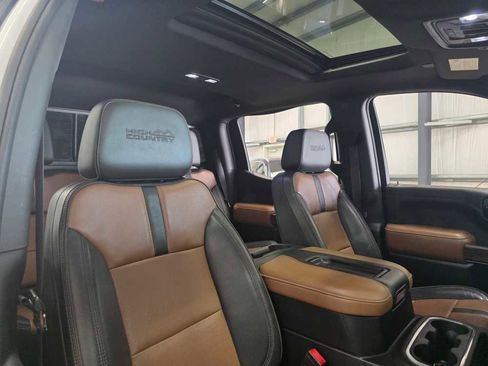 Used 2021 Chevrolet Silverado 1500 High Country w/ Technology Package image 23
