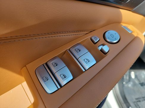 Used 2024 BMW X7 xDrive40i AWD/4WD image 25