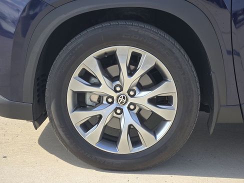 Certified 2025 Toyota Grand Highlander AWD image 14