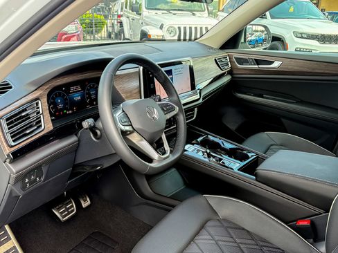 Used 2026 Volkswagen Atlas SEL Premium R-Line AWD/4WD image 6