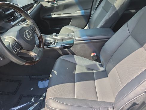 Used 2017 Lexus ES 350 w/ Premium Package FWD image 16