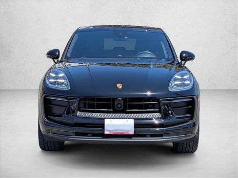 Used 2024 Porsche Macan AWD/4WD image 2