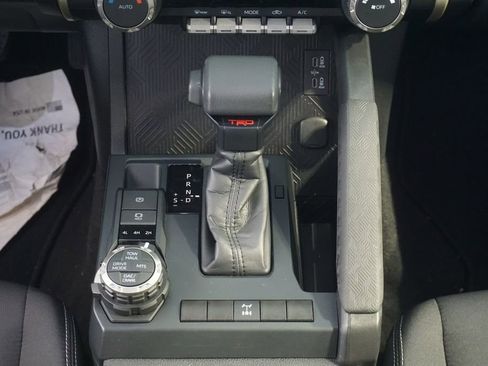 Used 2025 Toyota Tacoma TRD Off-Road AWD/4WD image 27