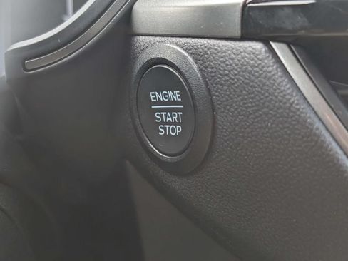 Used 2025 Ford Escape Active AWD/4WD image 18