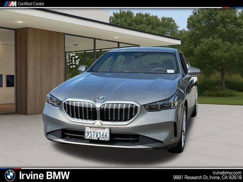 Used 2025 BMW 530i image 3