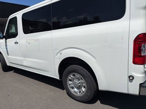 Used 2018 Nissan NV 3500 SV RWD image 23