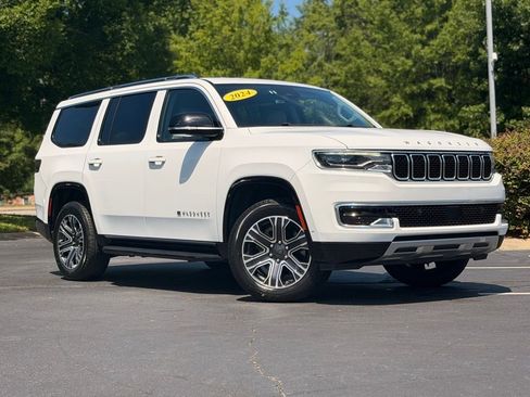Used 2024 Jeep Wagoneer Series II w/ Flexible Seating Group RWD image 2