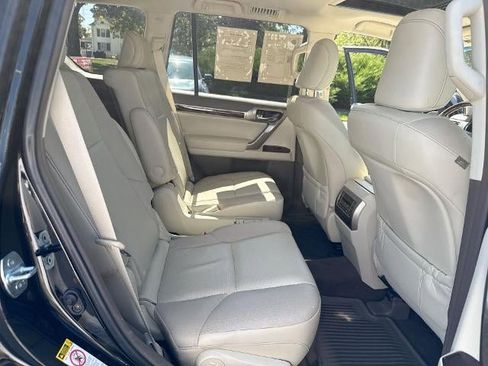 Used 2017 Lexus GX 460 Luxury image 27