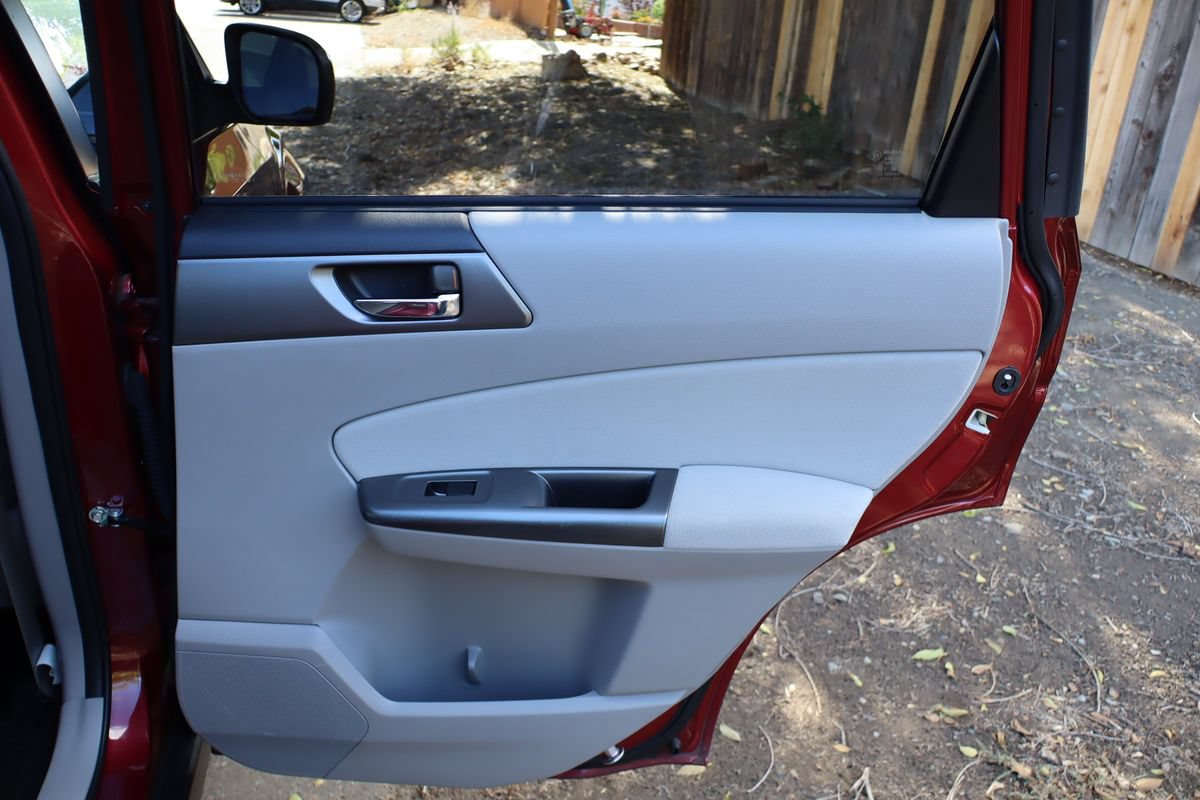 Used 2013 Subaru Forester 2.5X Limited AWD/4WD image 26