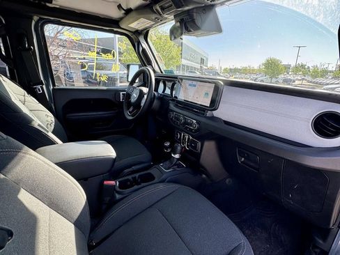 Used 2024 Jeep Wrangler Sport S image 15