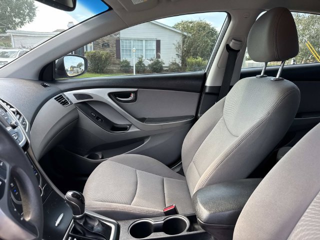 Used 2015 Hyundai Elantra SE w/ Option Group 02 FWD image 15