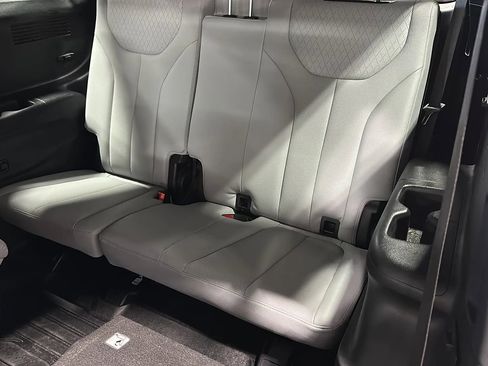 Used 2021 Hyundai Palisade SEL w/ Premium Package image 13