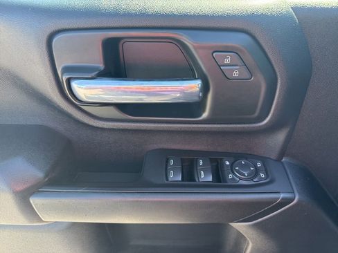 Used 2020 Chevrolet Silverado 2500 Custom w/ Custom Value Package image 19