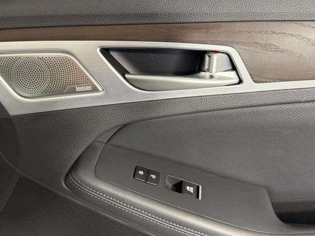 Used 2018 Genesis G80 3.8 w/ Option Group 03 RWD image 32