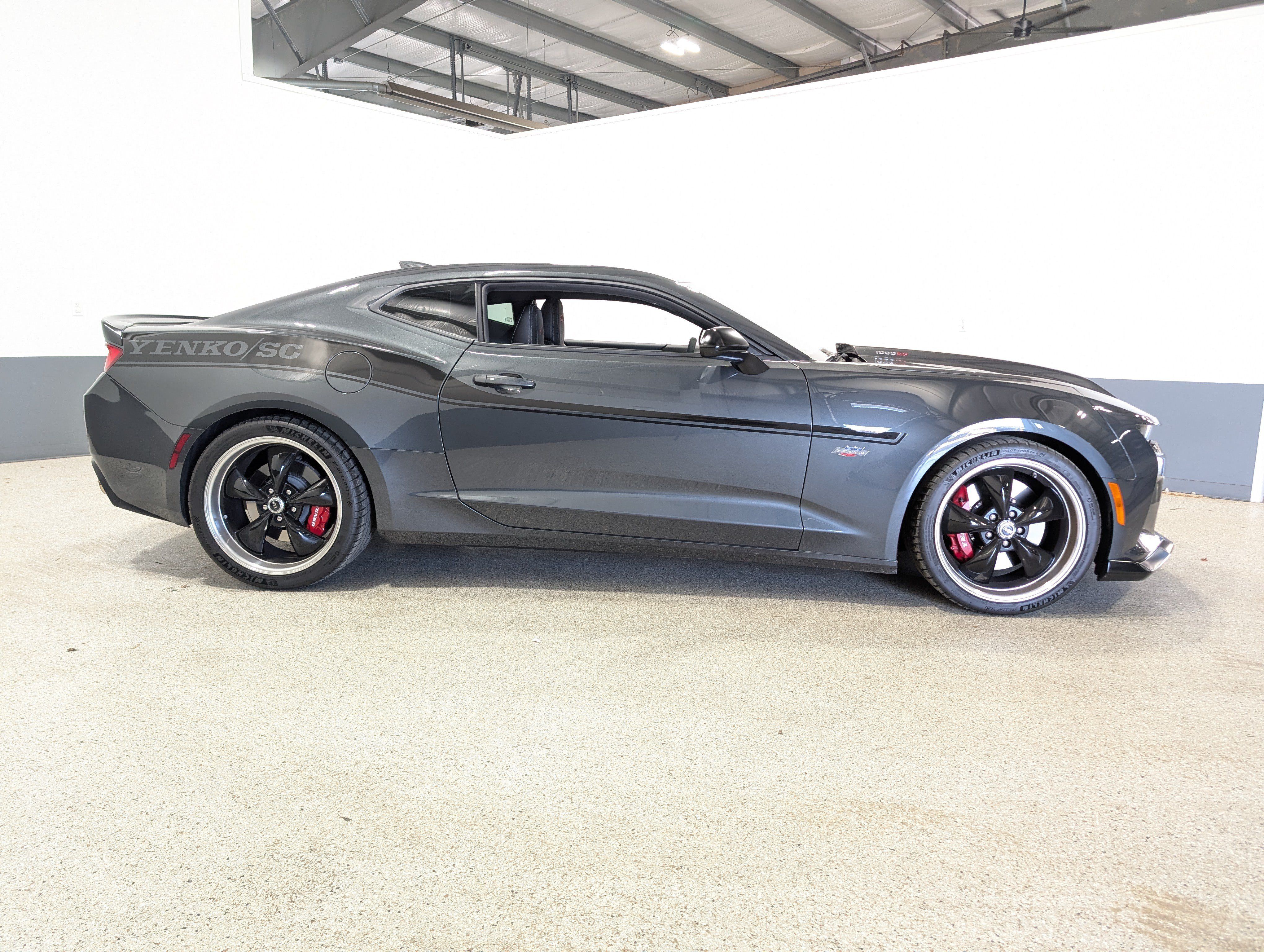 Used 2018 Chevrolet Camaro SS RWD image 2