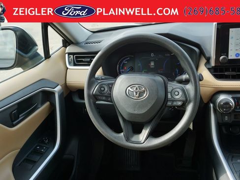Used 2023 Toyota RAV4 LE AWD/4WD image 13