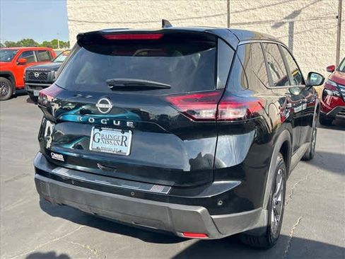 Used 2026 Nissan Rogue SV image 3