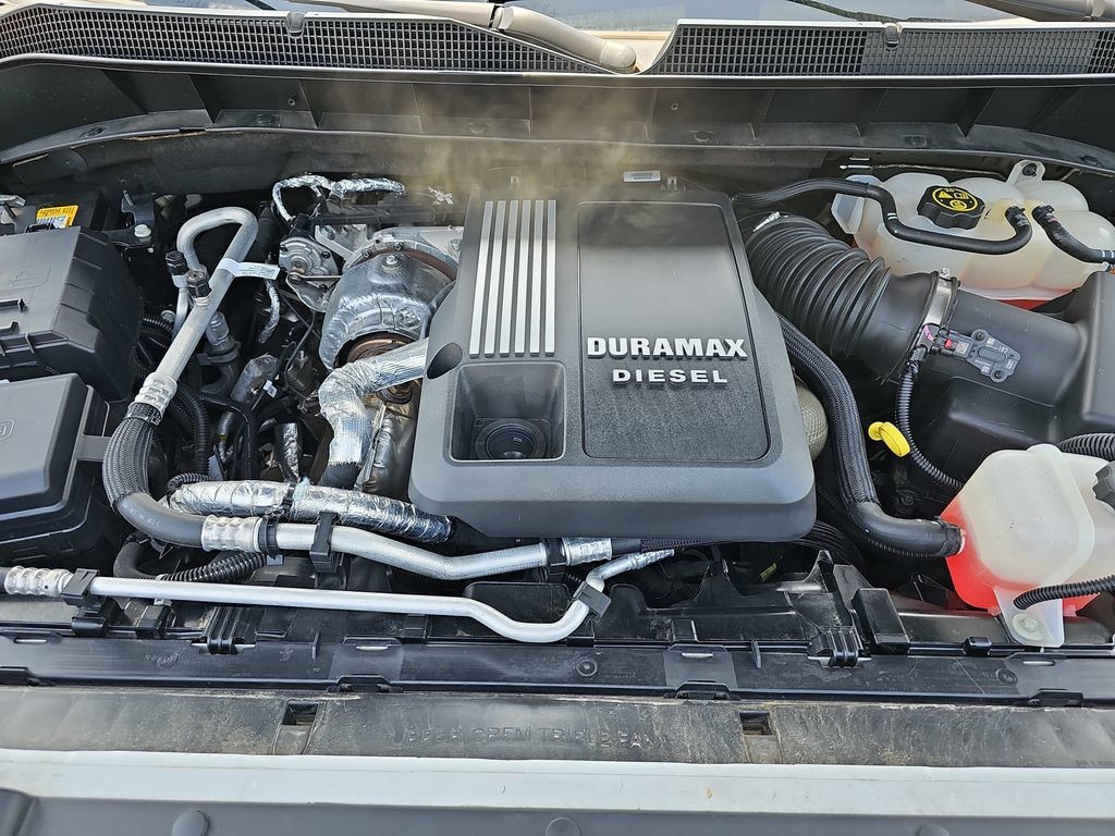 Used 2022 Chevrolet Silverado 1500 LT AWD/4WD image 36