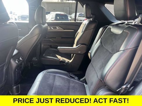 Certified 2025 Ford Explorer ST AWD/4WD image 13
