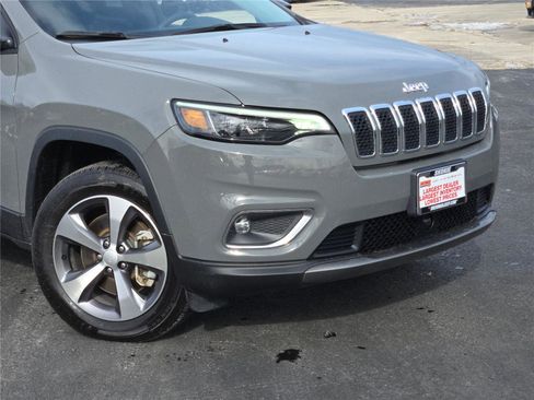 Certified 2022 Jeep Cherokee Limited image 2