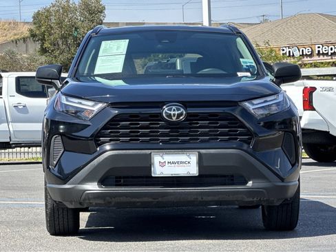 Used 2025 Toyota RAV4 LE AWD/4WD image 7