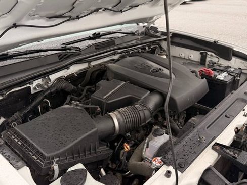 Used 2018 Toyota Tacoma SR5 image 58