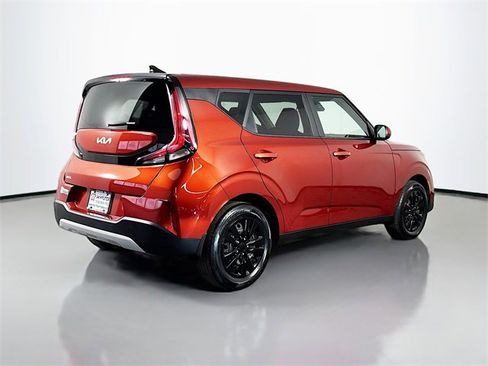 Used 2023 Kia Soul LX image 8