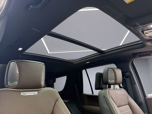 New 2026 GMC Yukon Denali Ultimate w/ LPO, Floor Liner Package AWD/4WD image 23