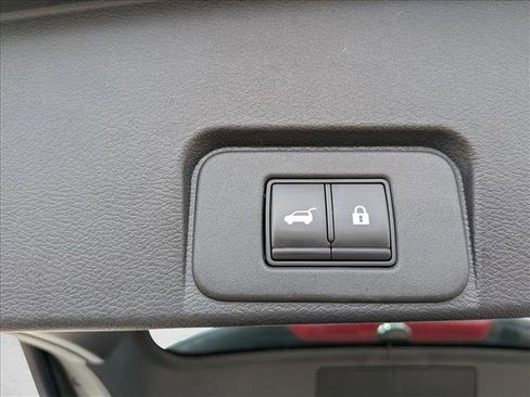 Used 2021 Nissan Rogue Platinum FWD image 7