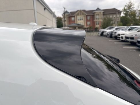 Used 2025 Porsche Macan image 24