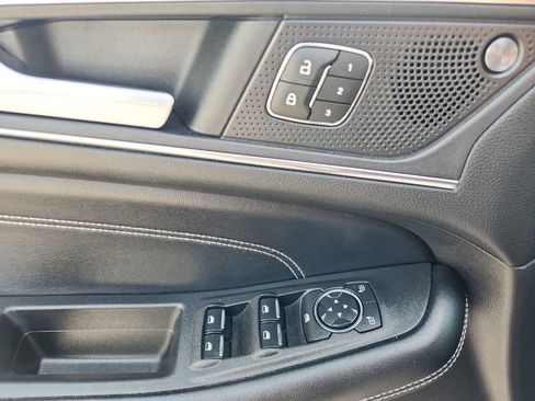 Used 2022 Ford Edge Titanium w/ Equipment Group 301A AWD/4WD image 18