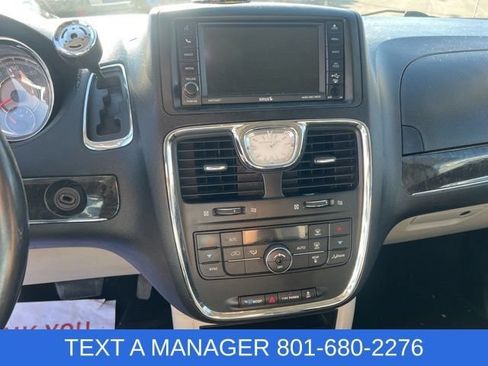 Used 2015 Chrysler Town & Country Touring FWD image 16