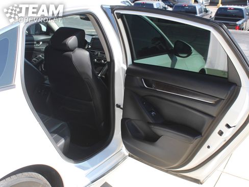 Used 2018 Honda Accord Touring image 24