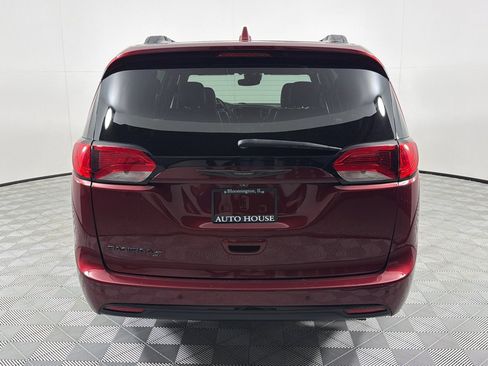 Used 2019 Chrysler Pacifica Touring-L Plus w/ Advanced Safetytec Group FWD image 4