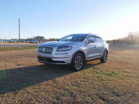 Used 2021 Lincoln Nautilus FWD w/ Equipment Group 101A image 7