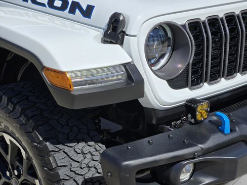 Used 2024 Jeep Wrangler Unlimited Rubicon 4xe image 12