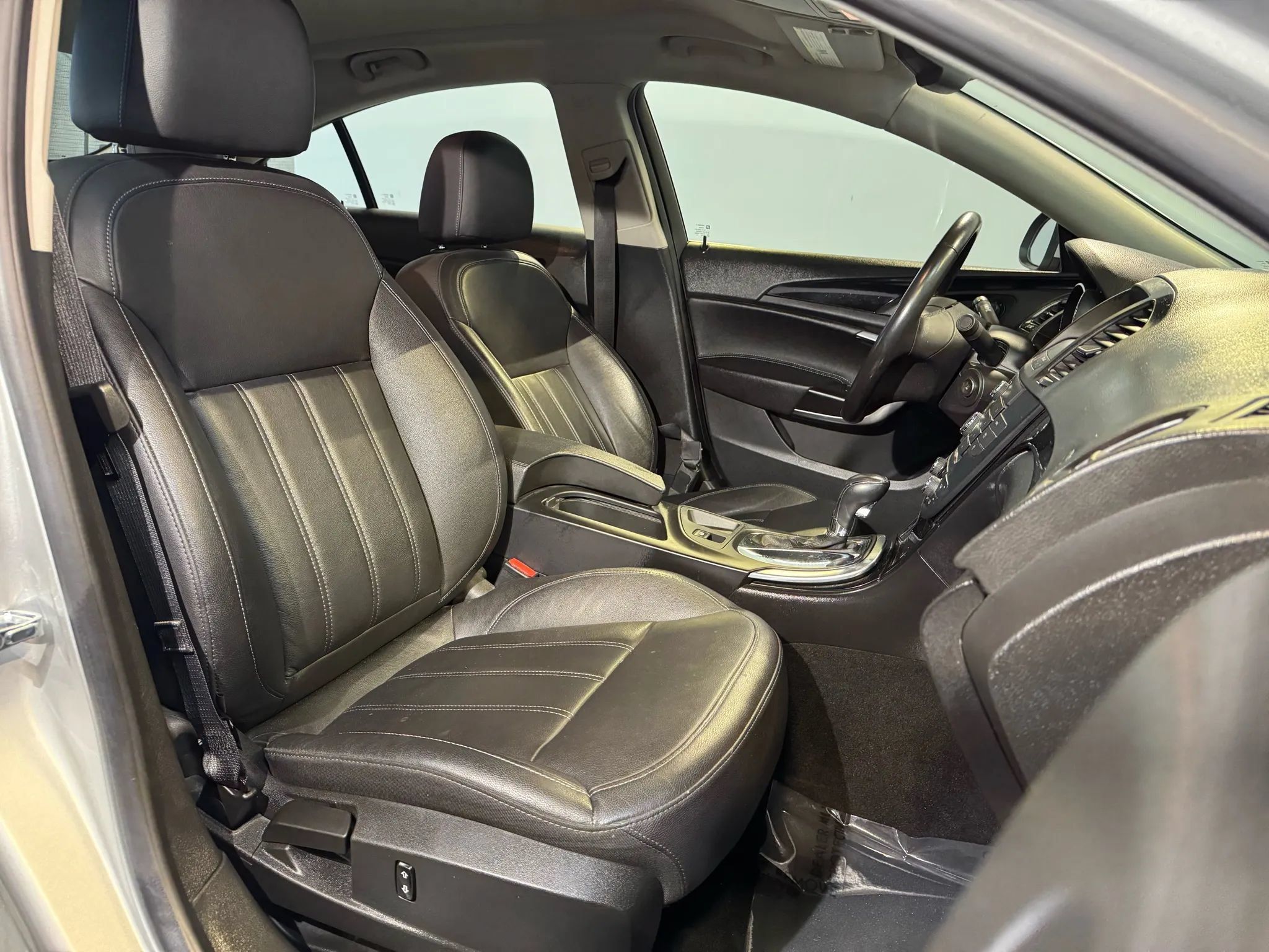 Used 2011 Buick Regal CXL FWD image 19