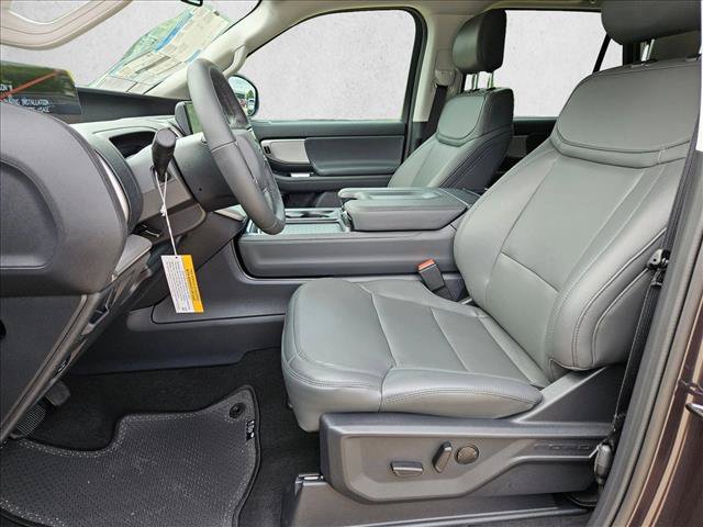 New 2026 Ford Expedition Active RWD image 4