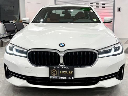 Used 2023 BMW 530i xDrive w/ Convenience Package image 2