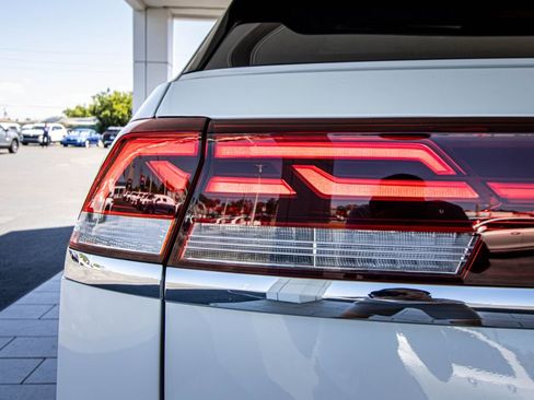 New 2026 Volkswagen Atlas Cross Sport SEL AWD/4WD image 16