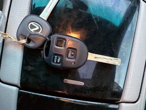 Used 2005 Lexus RX 330 AWD image 38