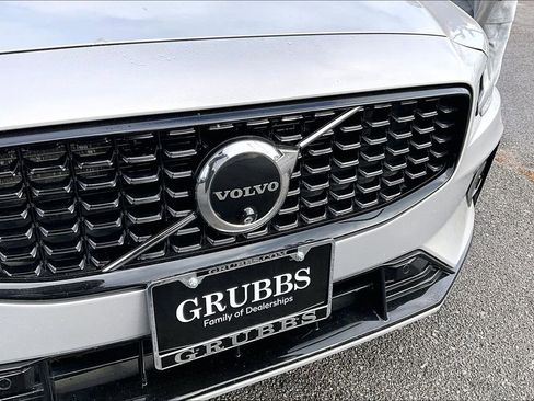 Used 2024 Volvo S60 B5 Plus image 39