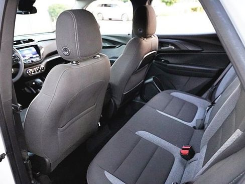 Used 2022 Chevrolet TrailBlazer LT w/ Convenience Package image 17