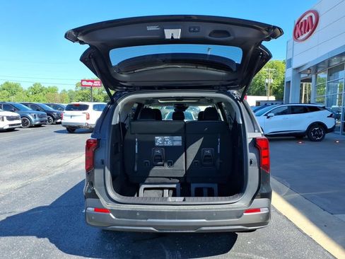 New 2026 Kia Carnival SX w/ SX Dark Edition Package FWD image 7