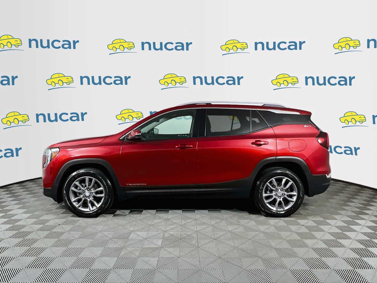 Used 2022 GMC Terrain SLT AWD/4WD image 4